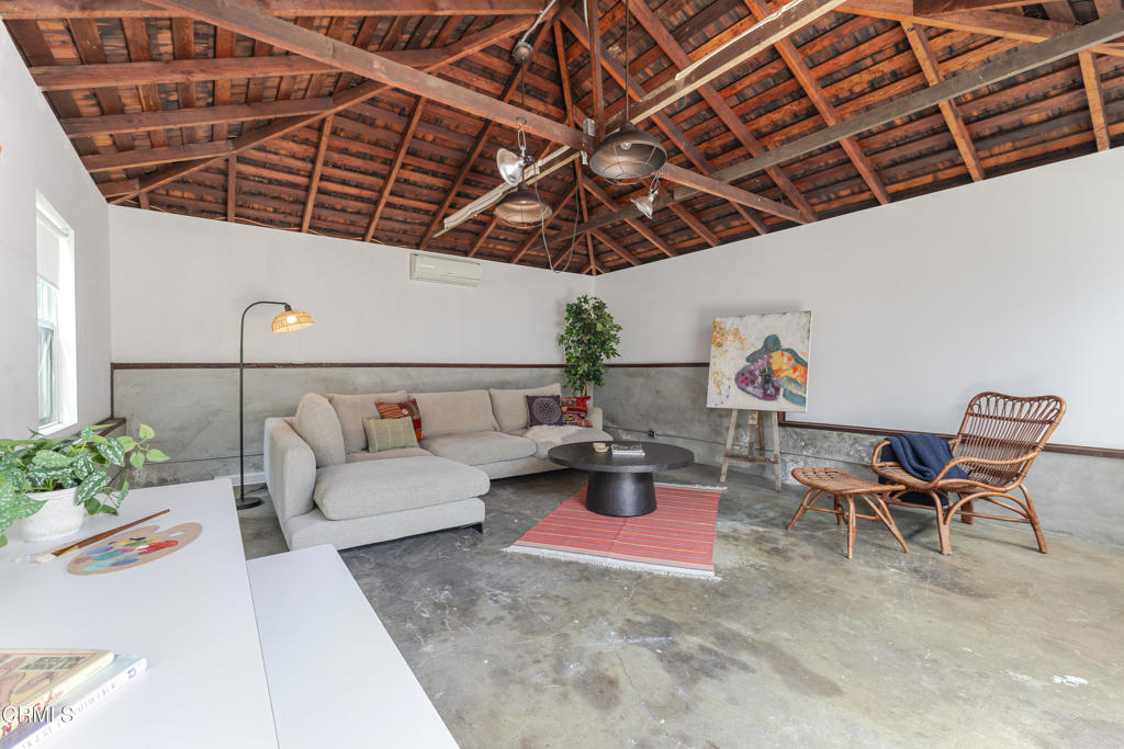 1541 La Loma Road
