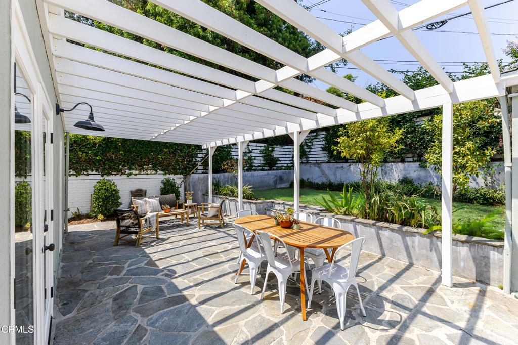 1541 La Loma Road