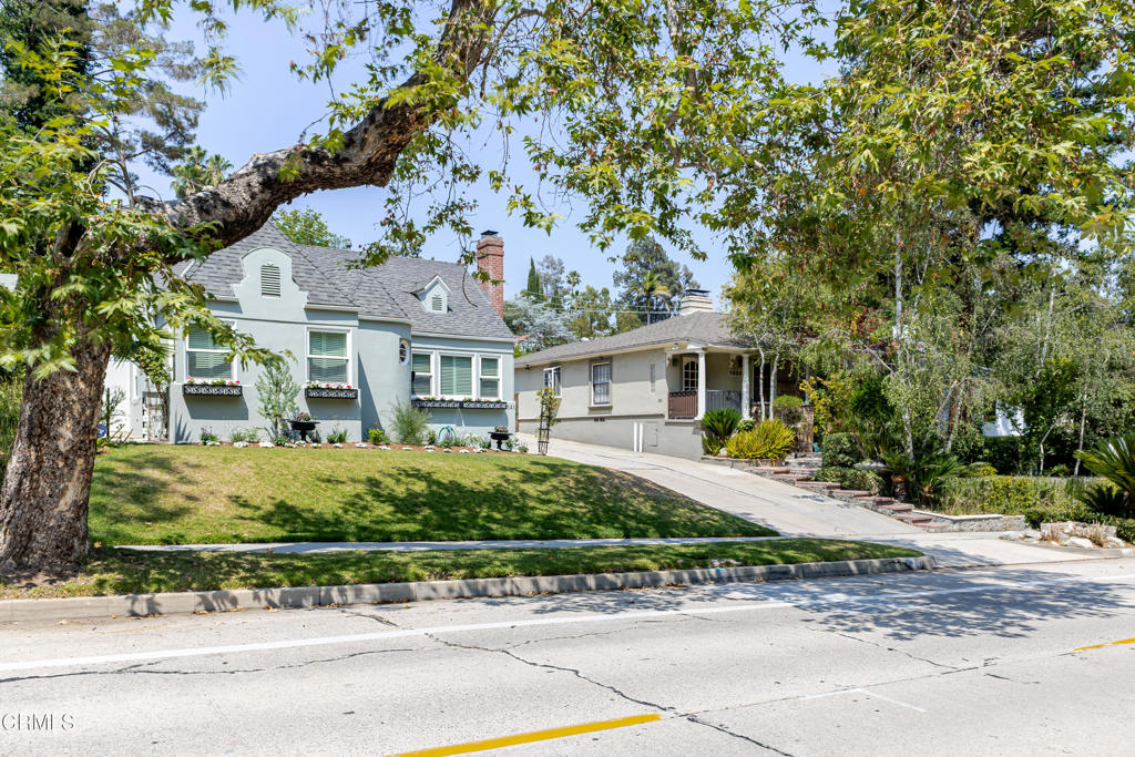 1541 La Loma Road