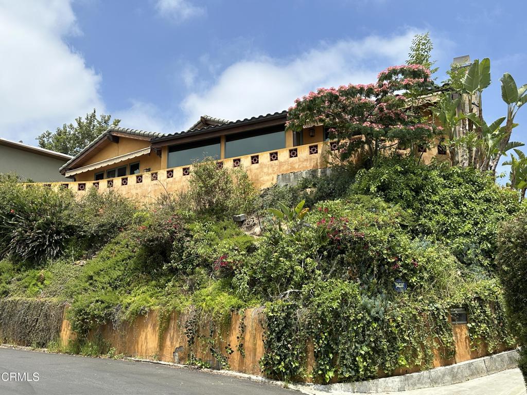 2704 Glendower Avenue