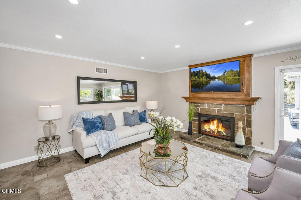 705 W La Crosse Street