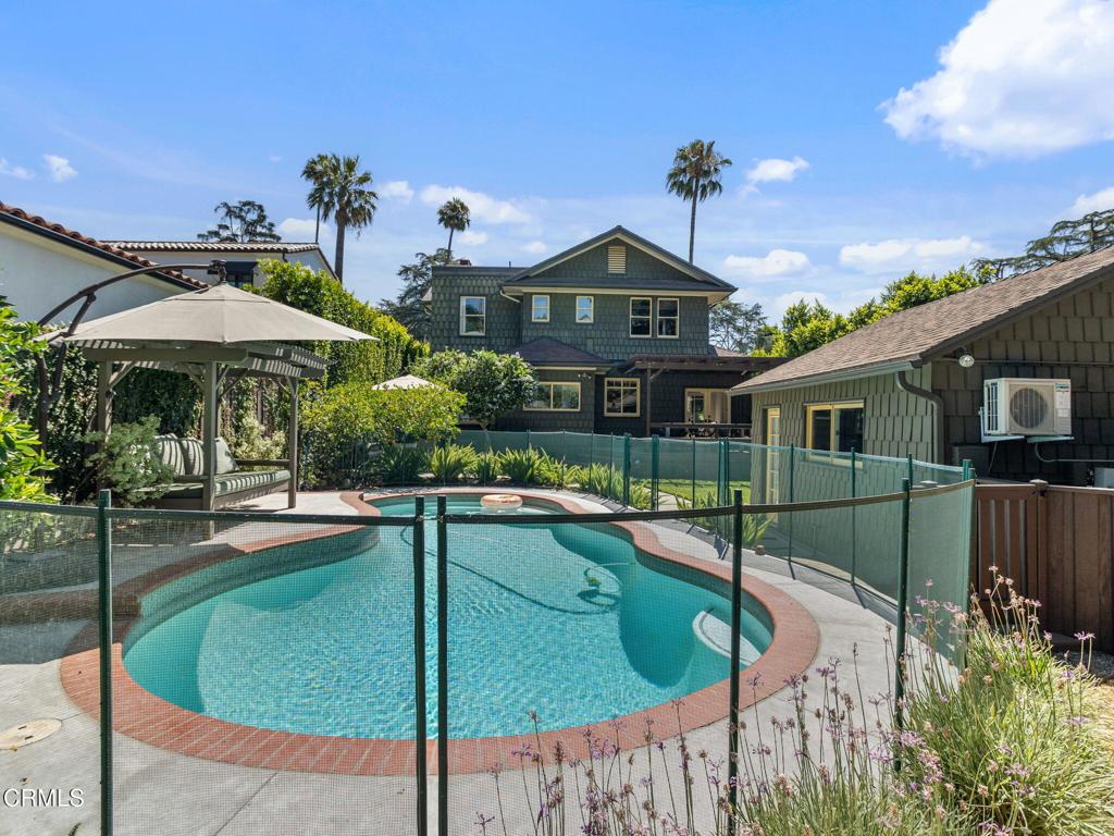 1327 Campbell Street