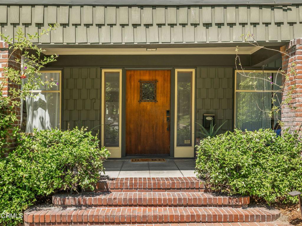 1327 Campbell Street