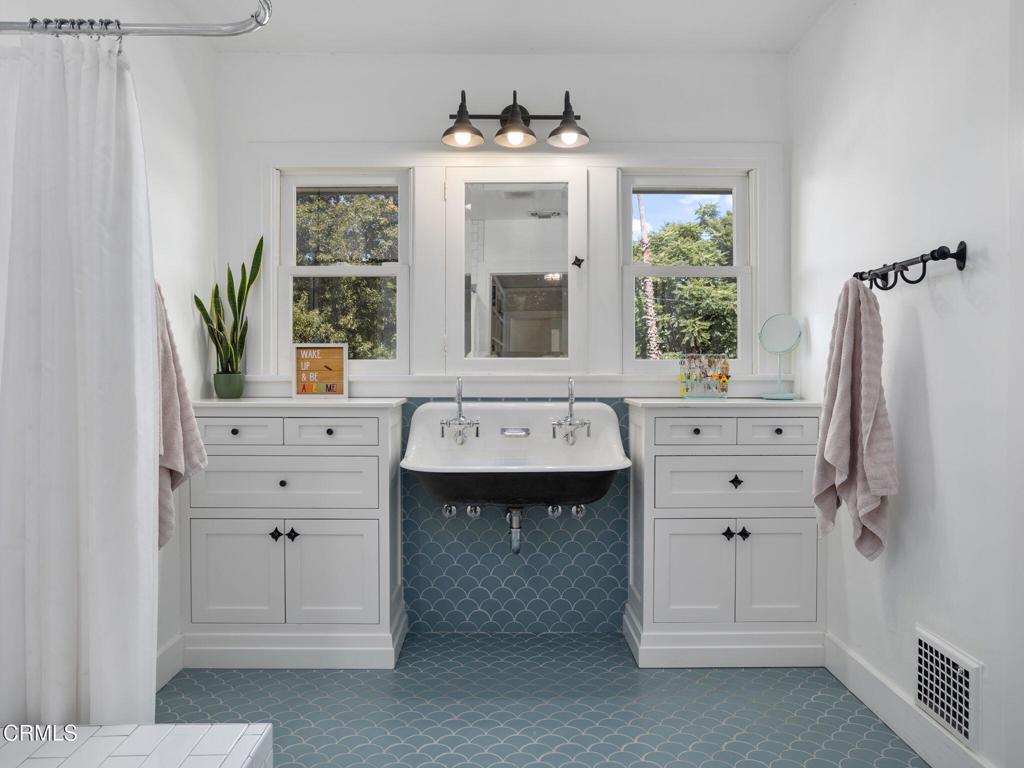 1327 Campbell Street