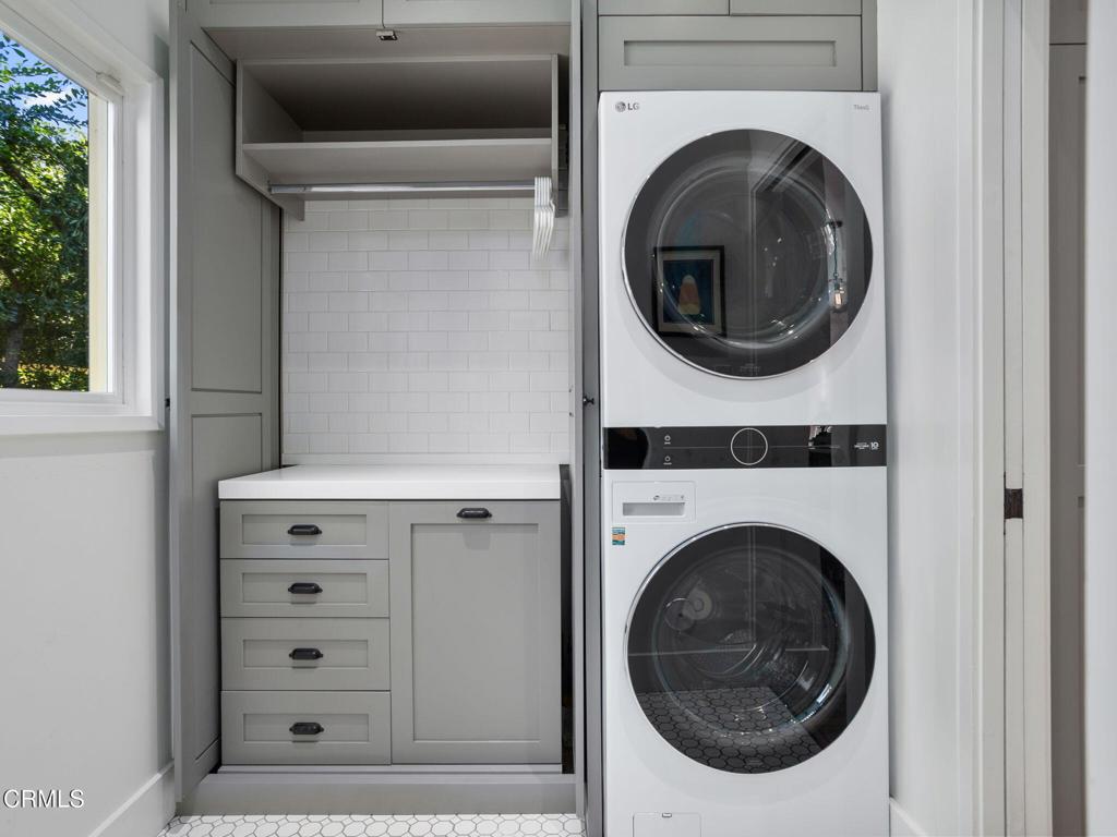 1327 Campbell Street