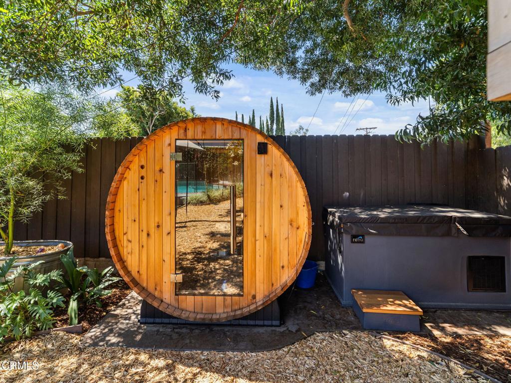 1327 Campbell Street