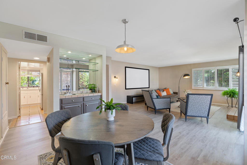 633 E California Boulevard 201