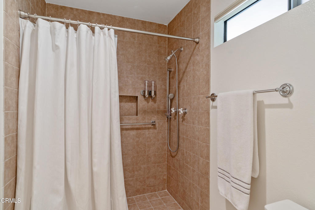 633 E California Boulevard 201