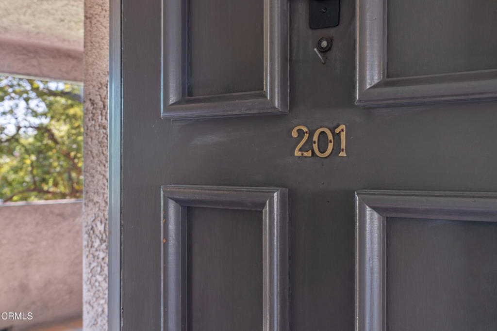 633 E California Boulevard 201