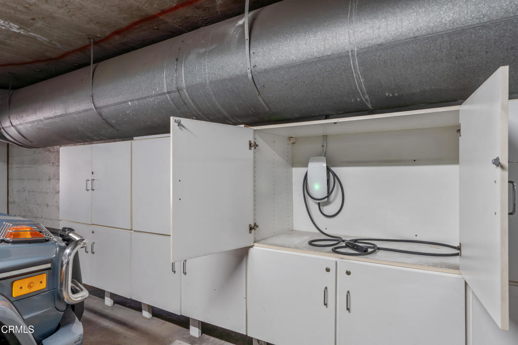 633 E California Boulevard 201