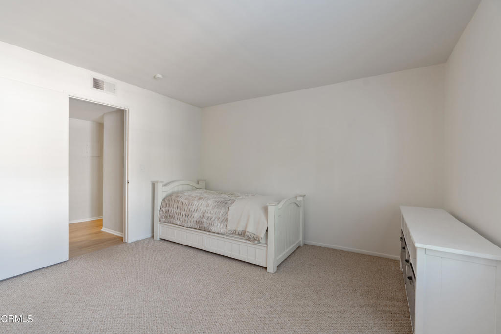 633 E California Boulevard 201