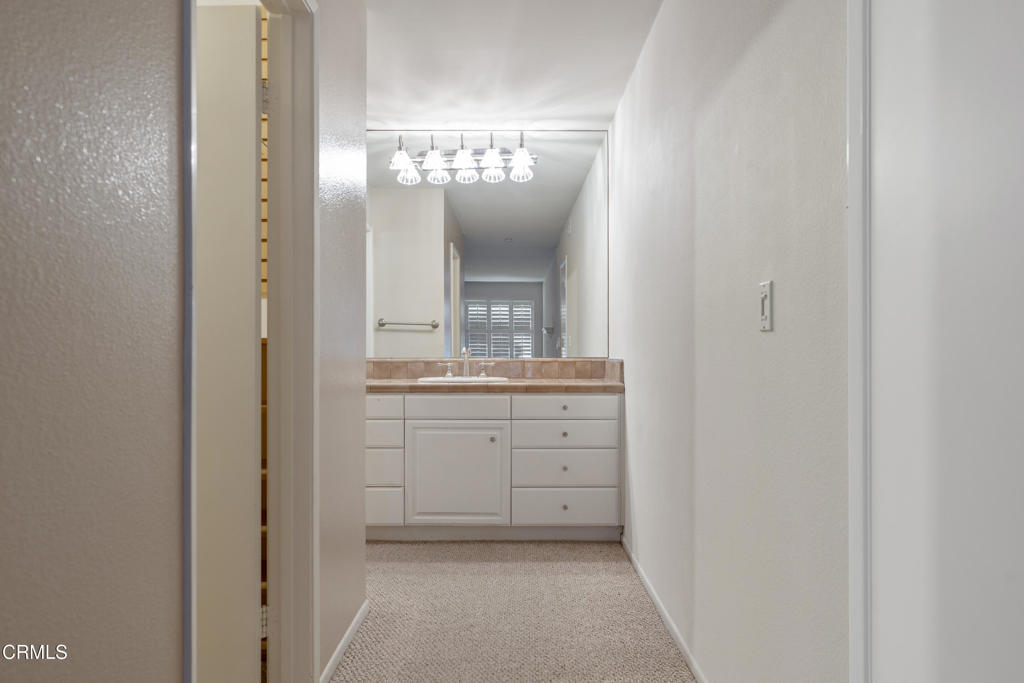 633 E California Boulevard 201