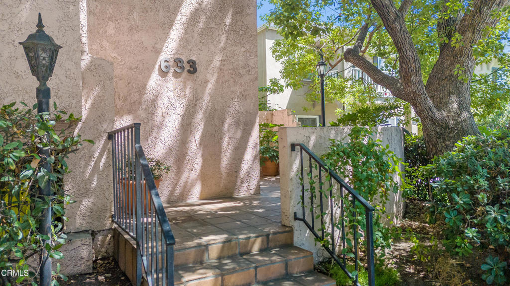 633 E California Boulevard 201