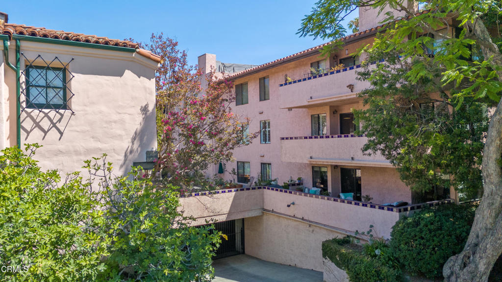 633 E California Boulevard 201