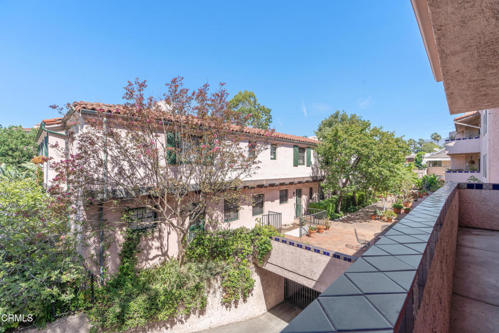 633 E California Boulevard 201