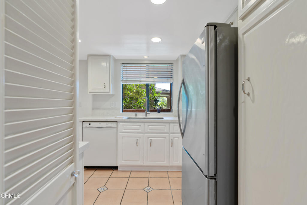 633 E California Boulevard 201