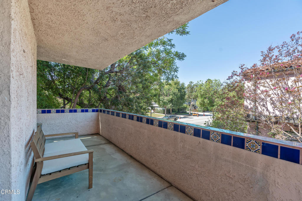 633 E California Boulevard 201