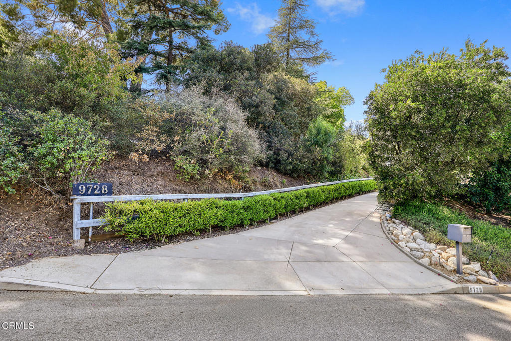 9728 Shadow Island Drive