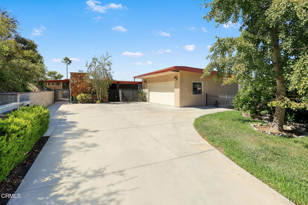 9728 Shadow Island Drive