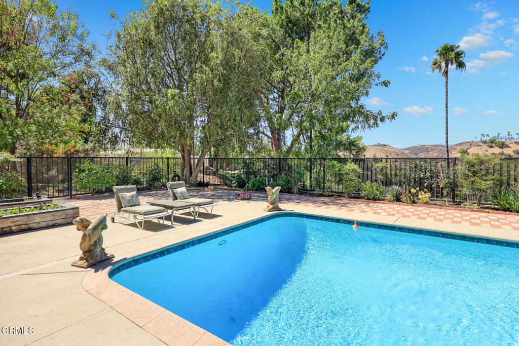 9728 Shadow Island Drive