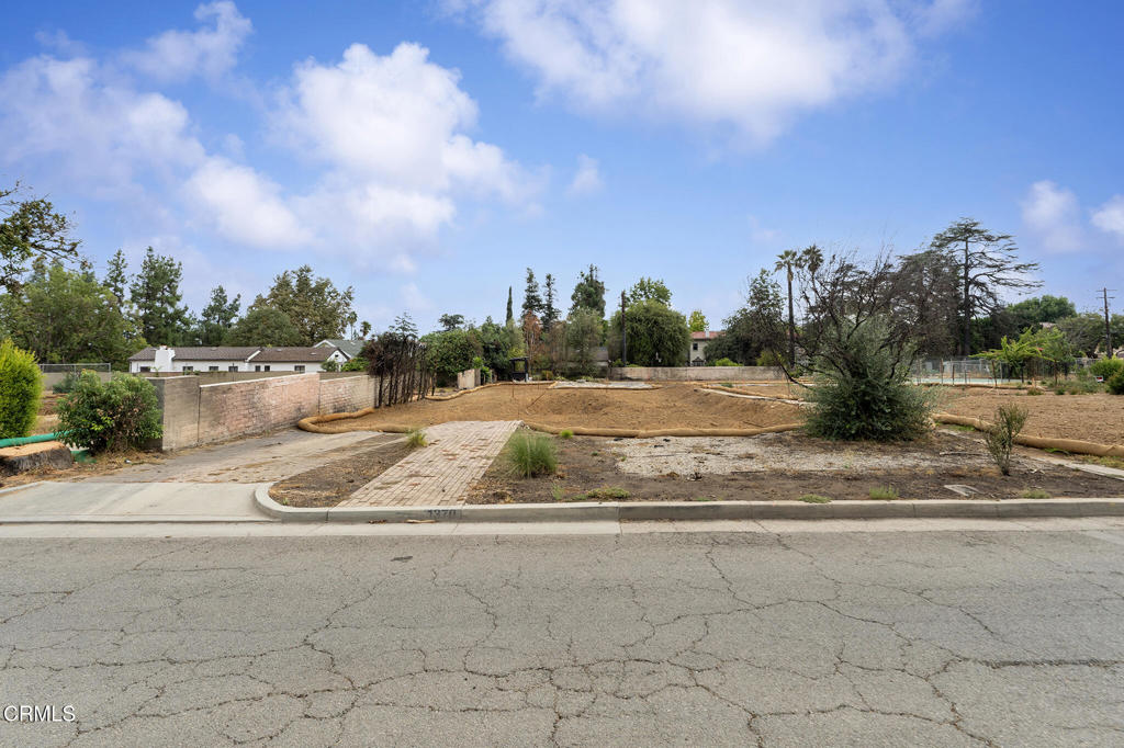 1370 E Calaveras Street