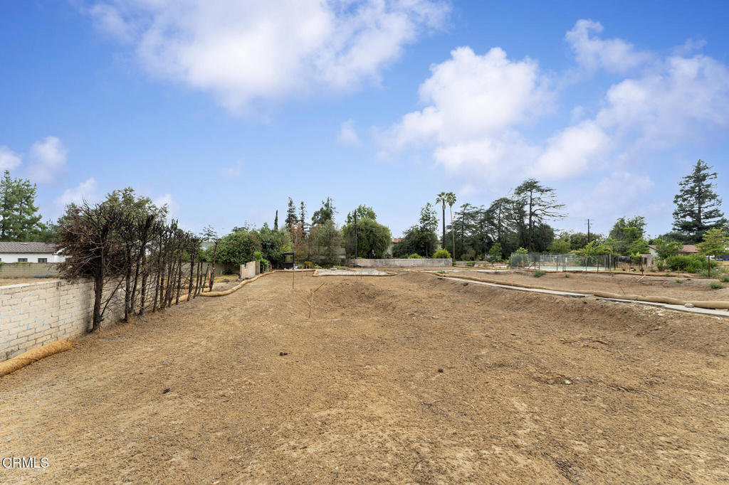 1370 E Calaveras Street