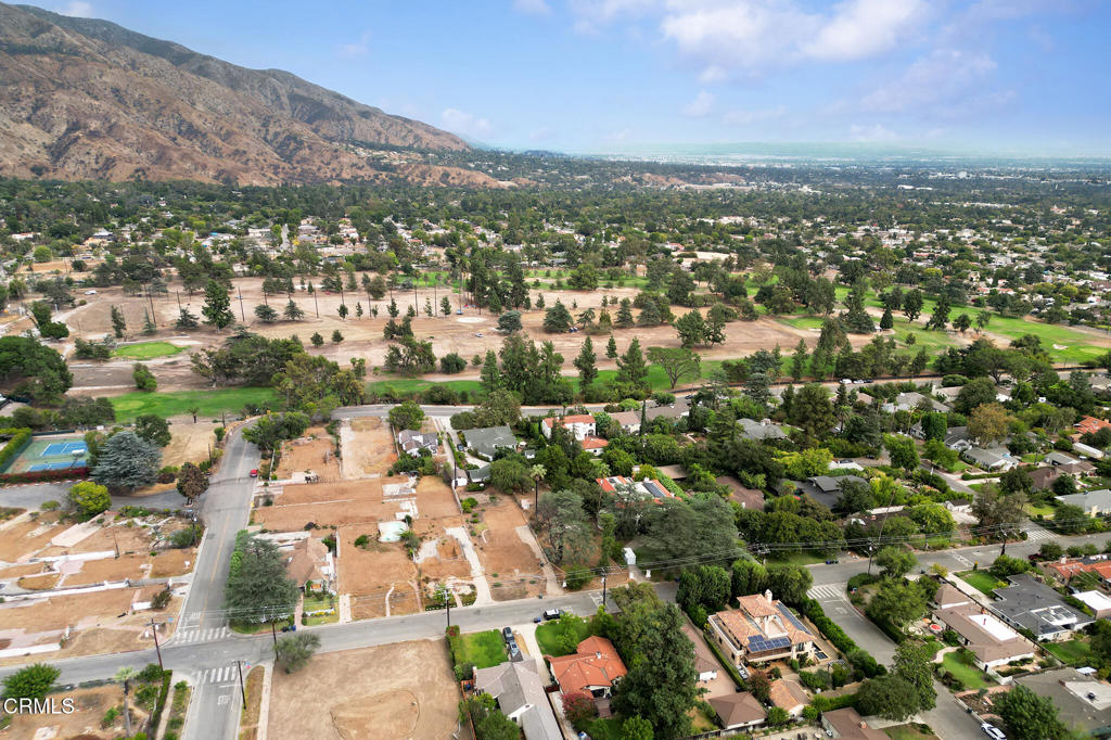 1370 E Calaveras Street