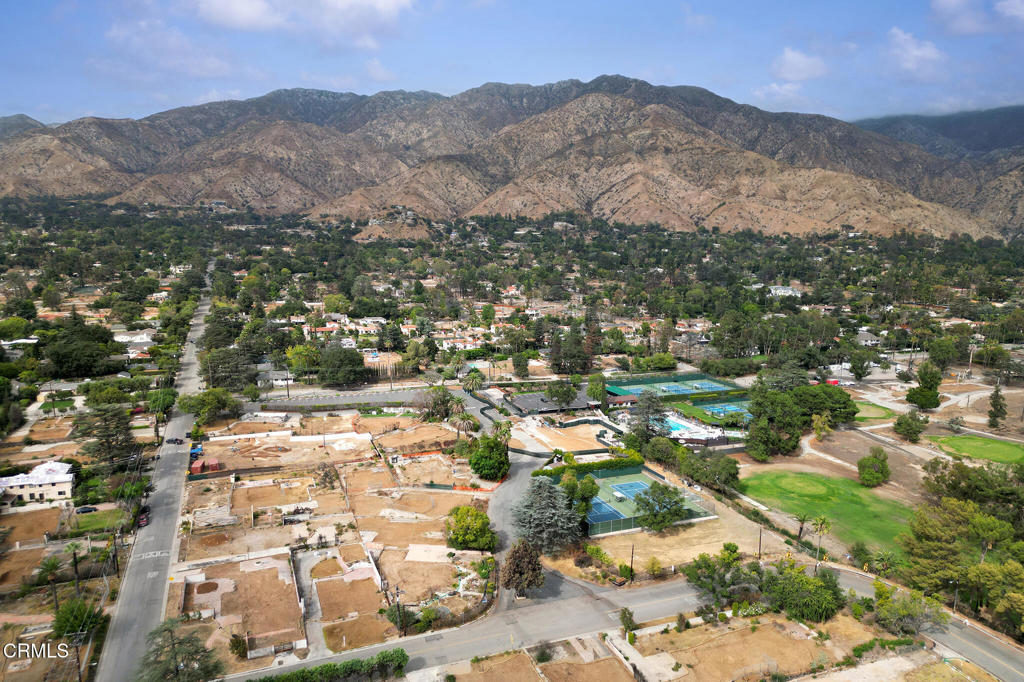 1370 E Calaveras Street