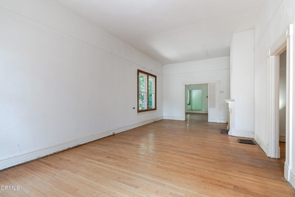 1200 Pasadena Avenue S