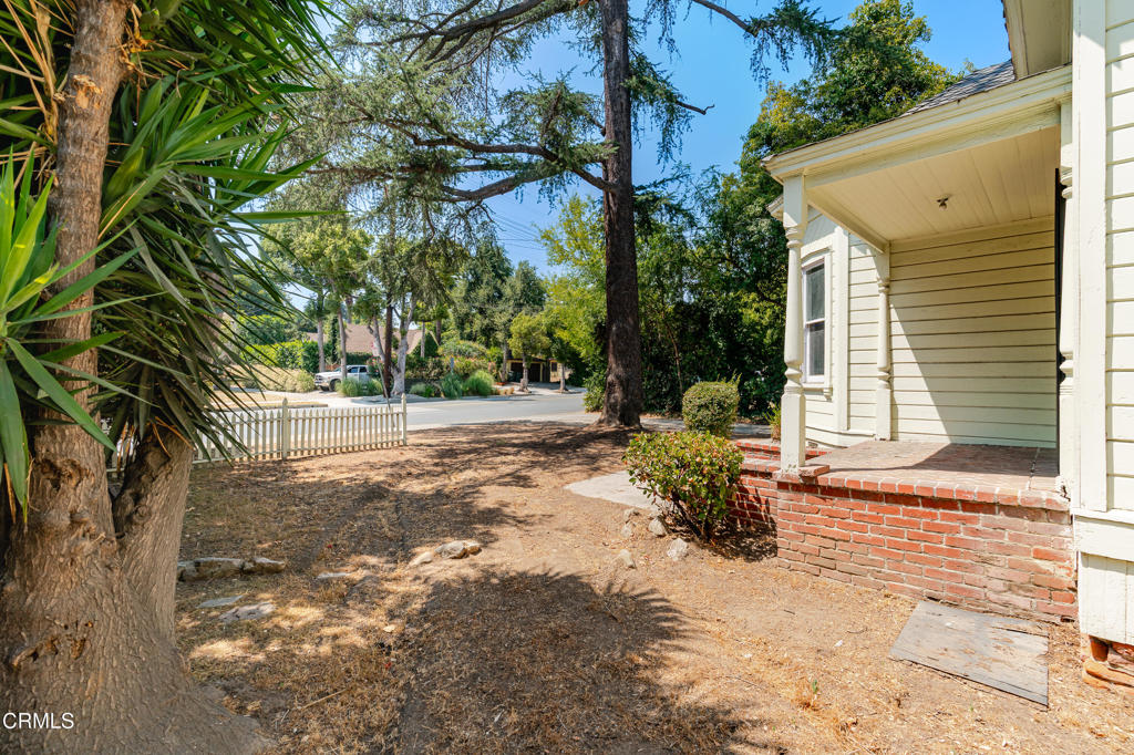 1200 Pasadena Avenue S