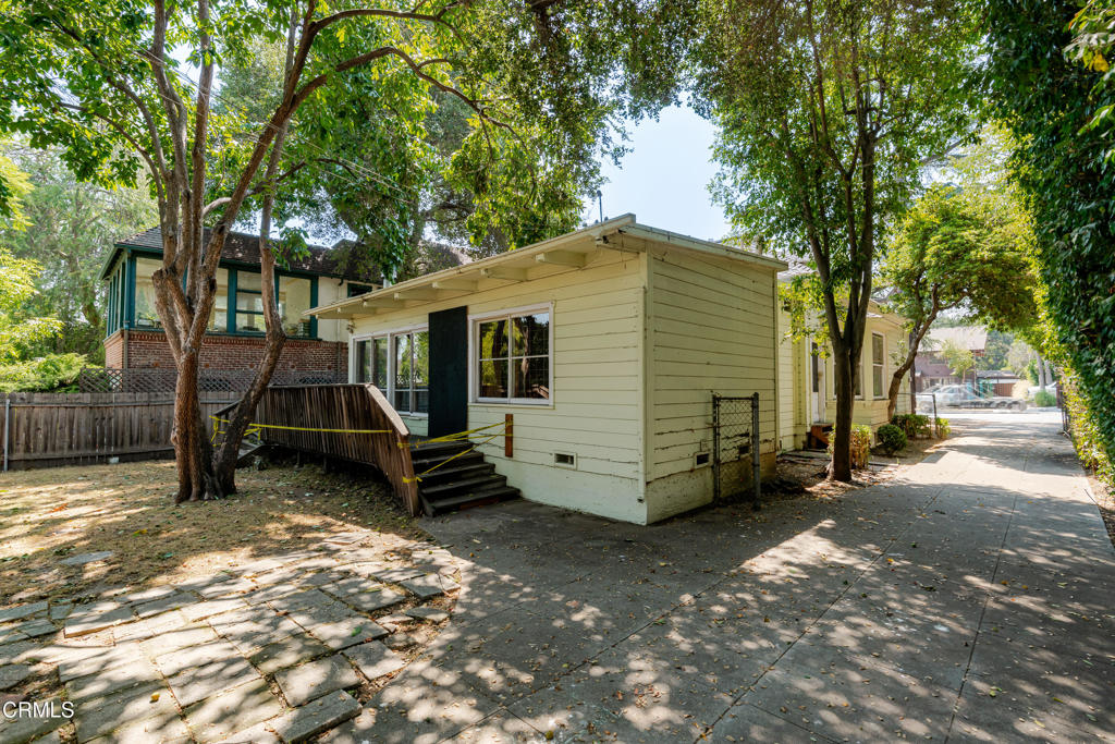 1200 Pasadena Avenue S