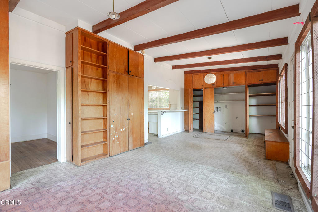 1200 Pasadena Avenue S