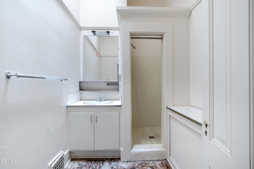 1200 Pasadena Avenue S