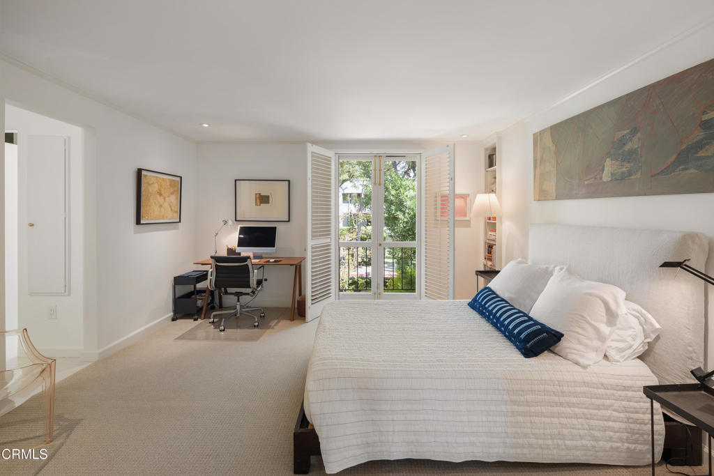 1105 S Orange Grove Boulevard