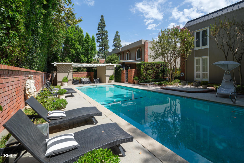 1105 S Orange Grove Boulevard