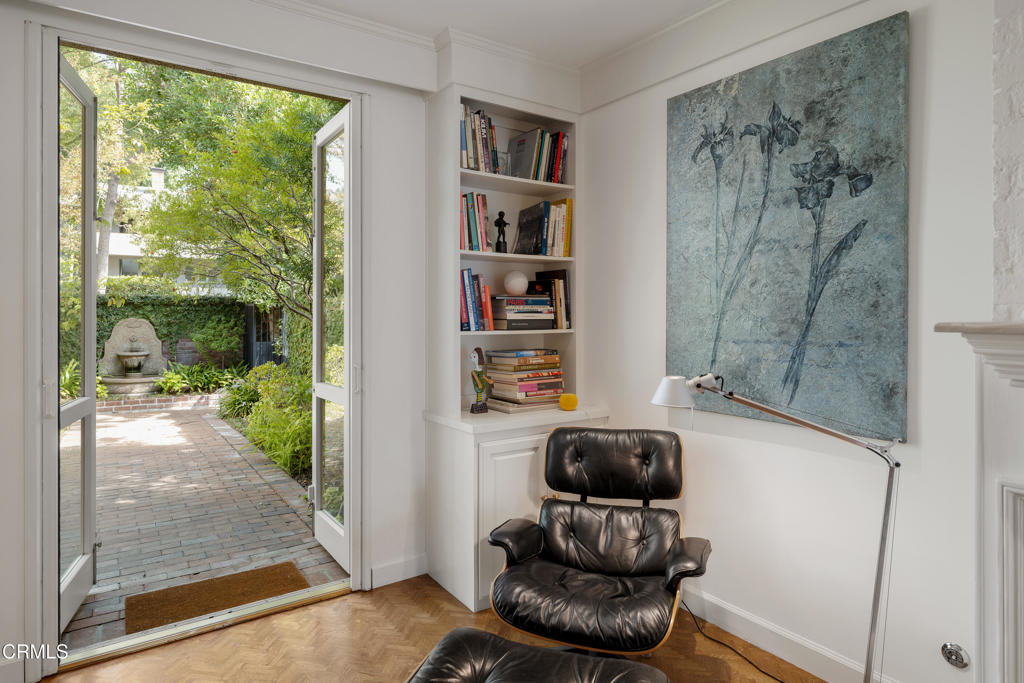 1105 S Orange Grove Boulevard