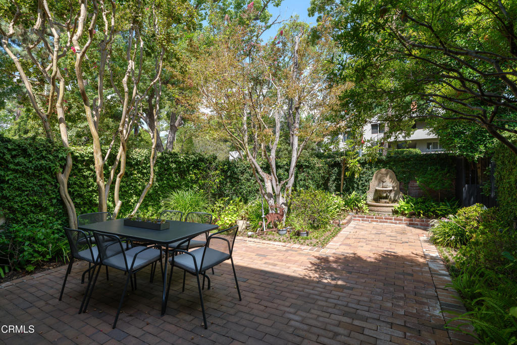 1105 S Orange Grove Boulevard