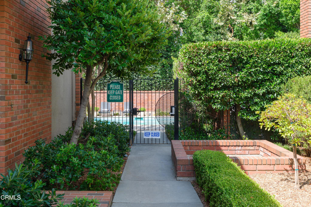 1105 S Orange Grove Boulevard