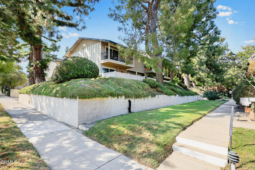 2471 Loma Vista Street