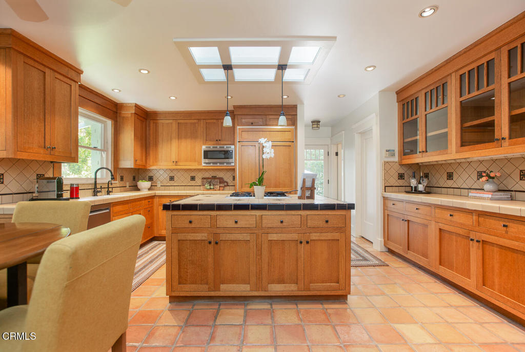 675 S El Molino Avenue