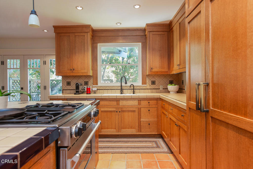 675 S El Molino Avenue