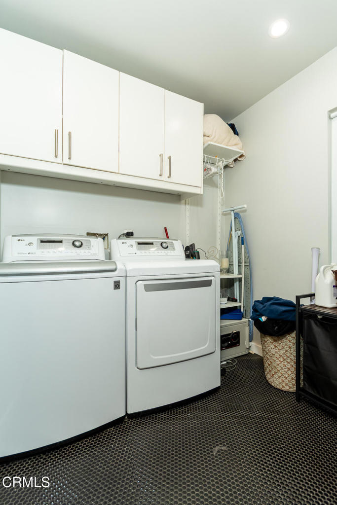 17402 Cohasset Street