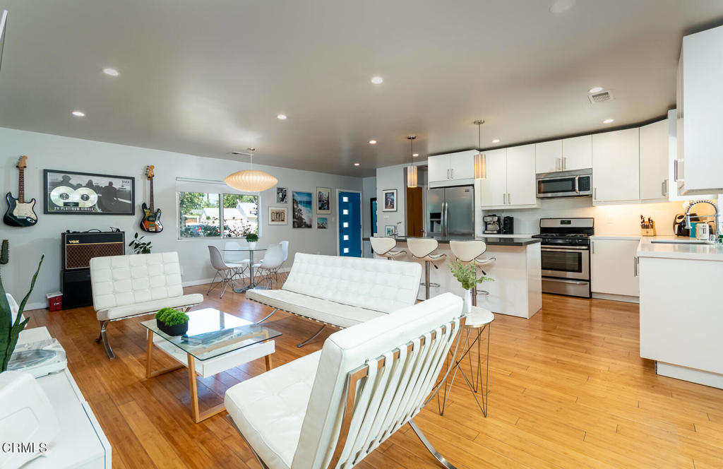 17402 Cohasset Street