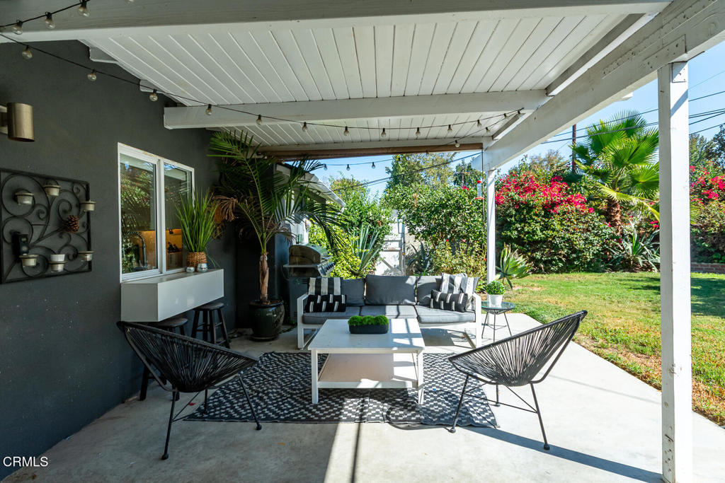 17402 Cohasset Street