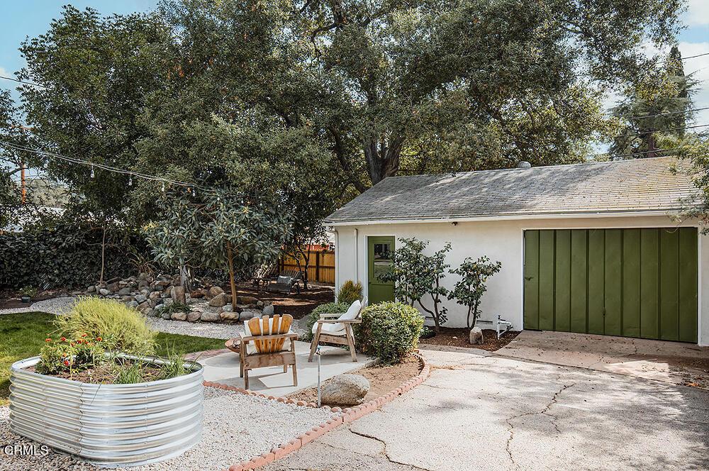 1660 Las Lunas Street