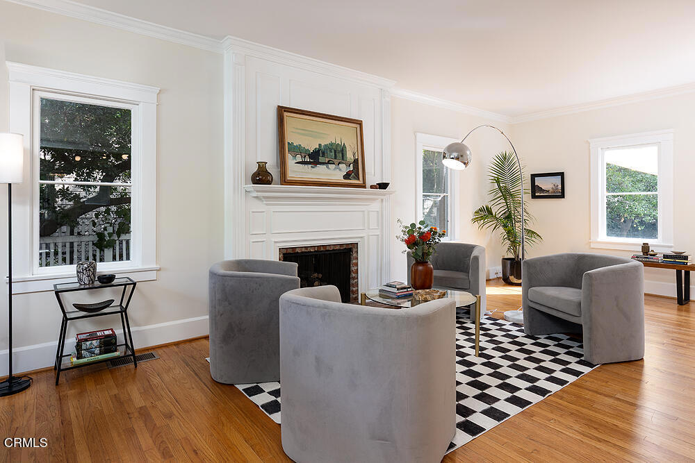 1660 Las Lunas Street