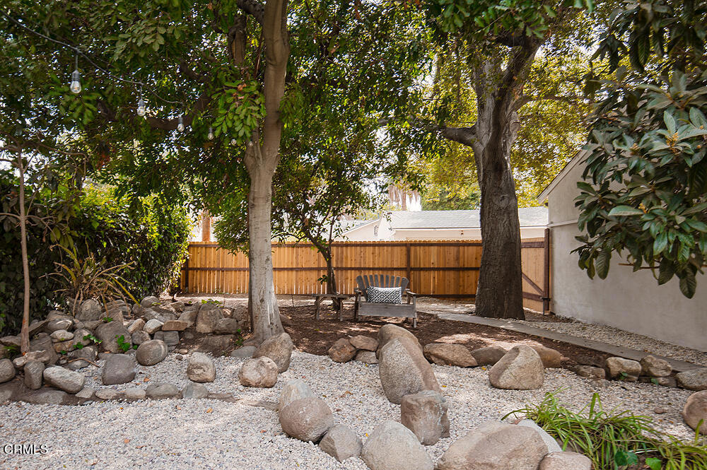 1660 Las Lunas Street