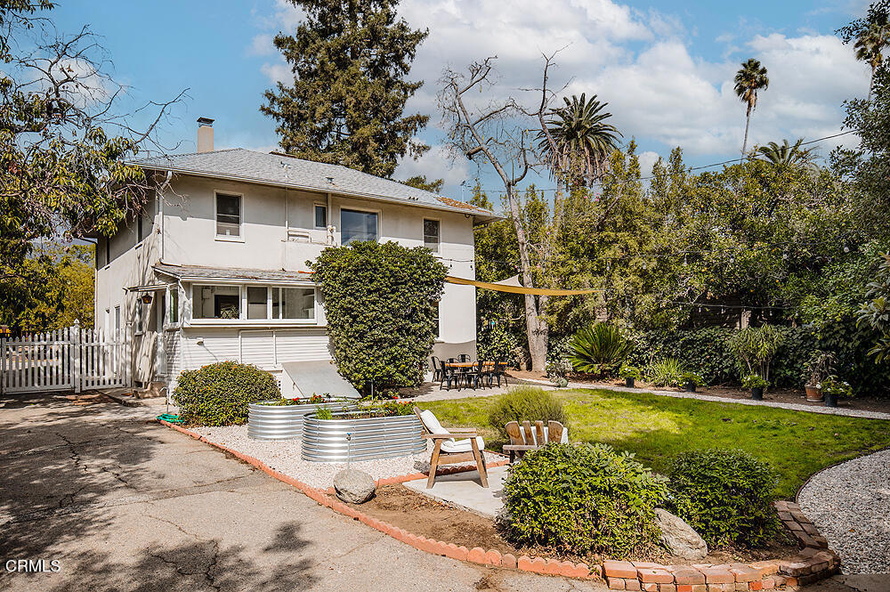 1660 Las Lunas Street