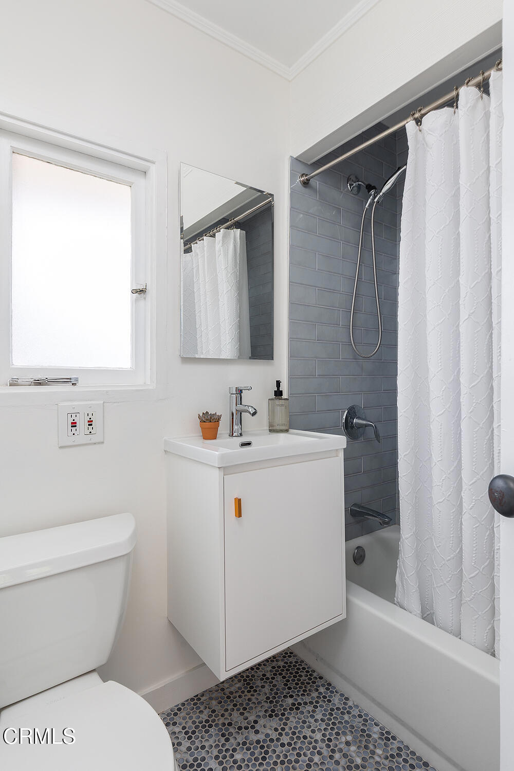 1660 Las Lunas Street