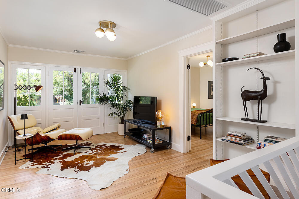 1660 Las Lunas Street